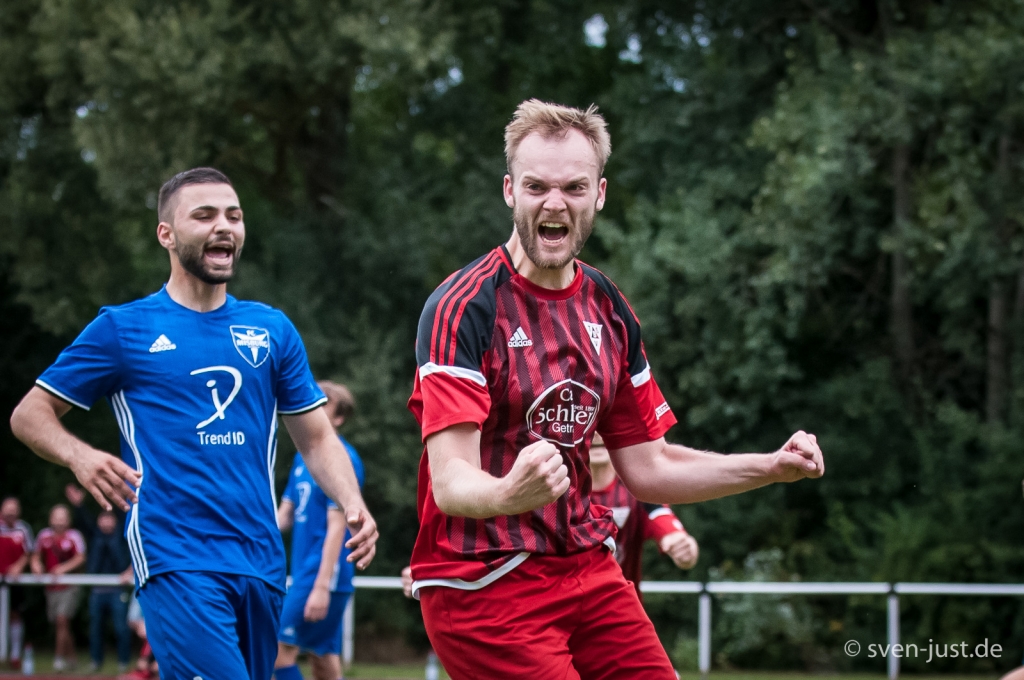 rrMarvin Linke erzielt das 2:1 Siegtor