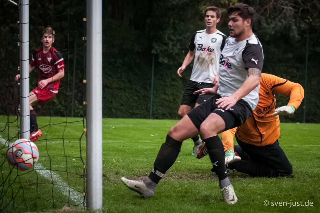 rrTimo Lindemann erzielt das Siegtor 2:1