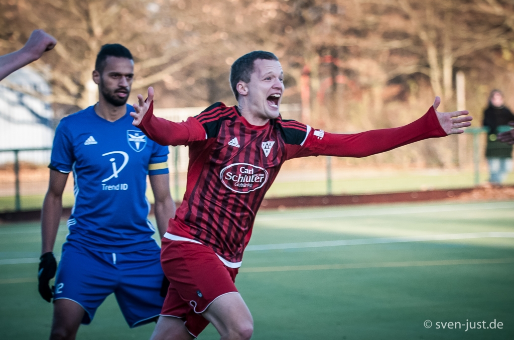 rrT. Grahle nach seinem Tor