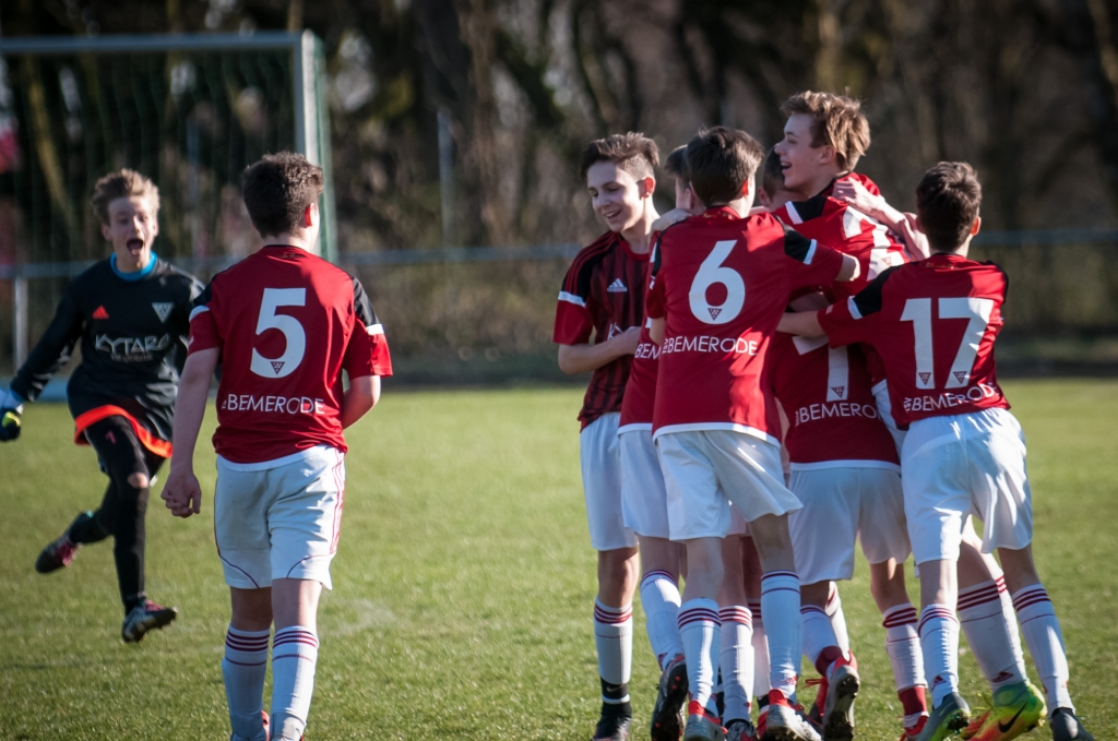 rrFreude nach dem verdienten Siegtor