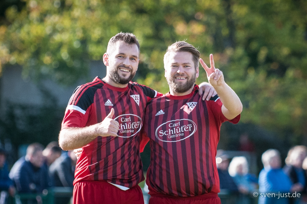 rrDardan Bajri und Hendrik Hahne nach dem 2:0