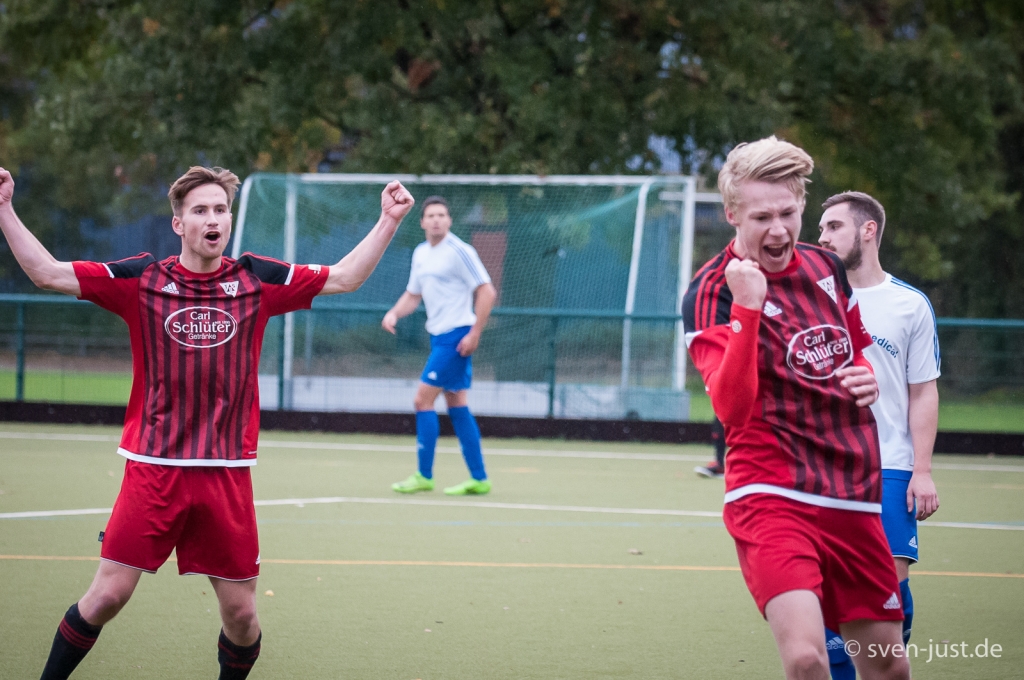 rrTimo Lindemann & Armin Ziegenbein bejubeln das 1:0