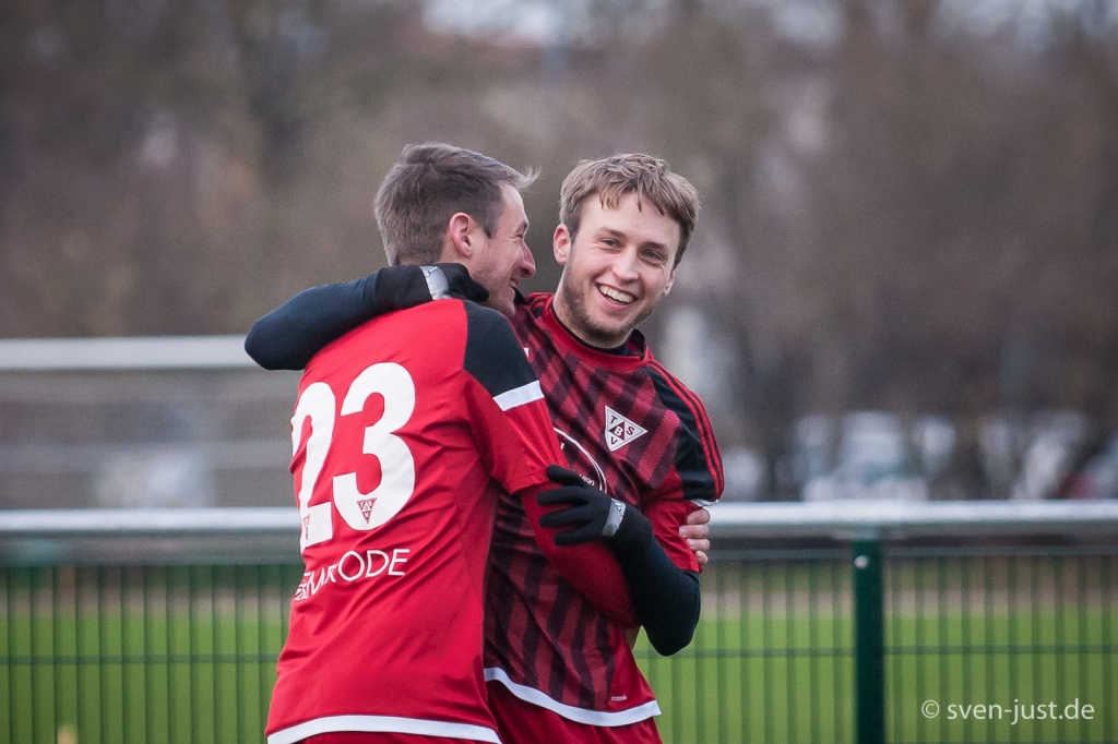 rrNico Niemann (re.) nach dem 0:2