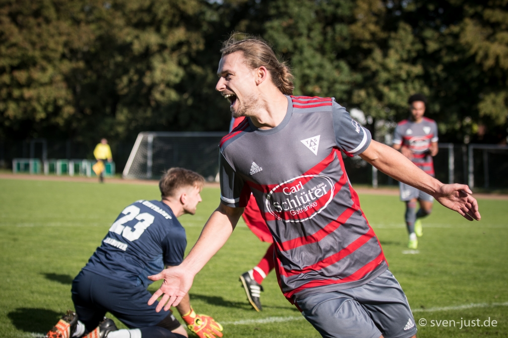 rrJubel nach dem schnellen 1:0