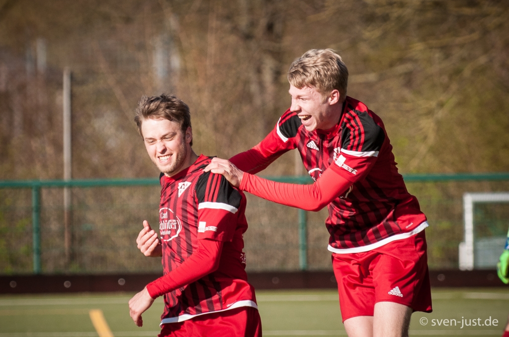 rrFreude nach dem 2:1