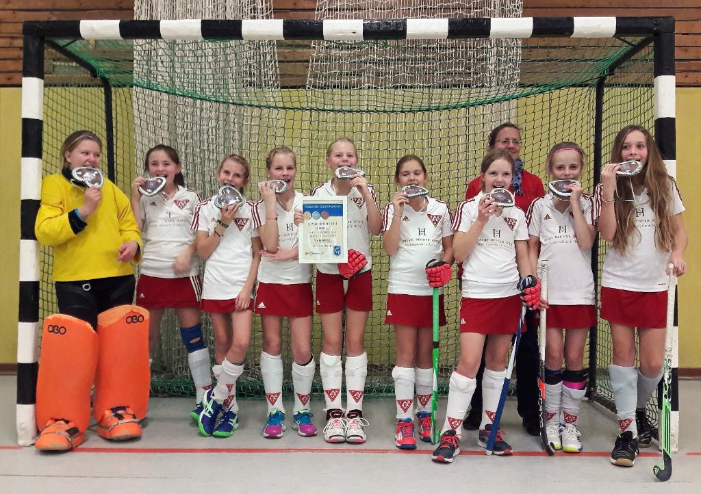 rrEs spielten: Eleni, Greta B., Ida (Tor), Kira, Leo