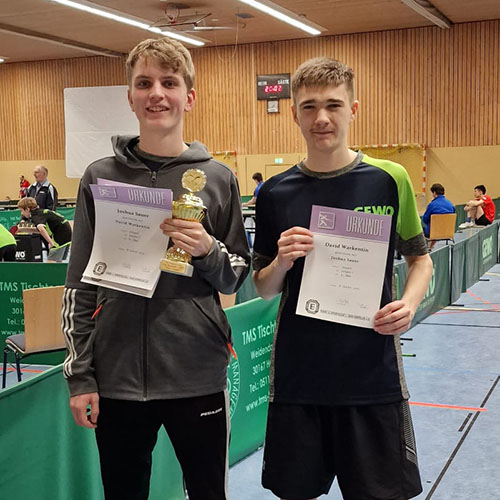 rrJ. Sauer & D. Warkentin